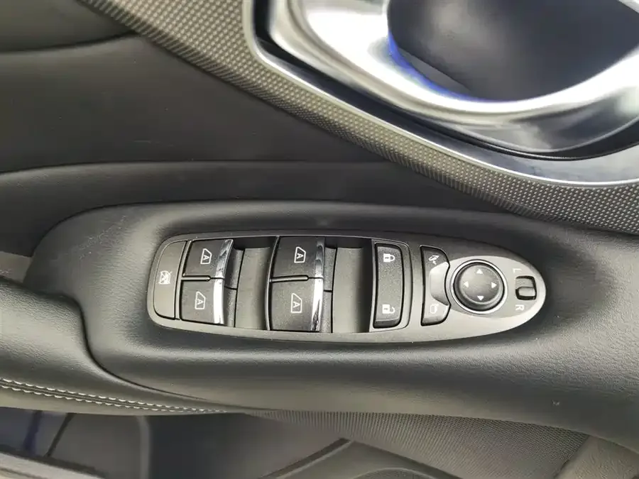 Infiniti Q50L 2022 2.0T Enjoy Edition 2023 — миниатюра 3