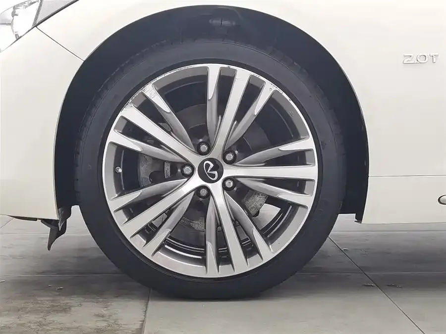 Infiniti Q50L 2022 2.0T Enjoy Edition 2023 — миниатюра 5