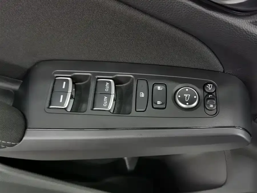 Honda Civic Civic 2025 240TURBO CVT Zhiqu Plus 2025 — миниатюра 3