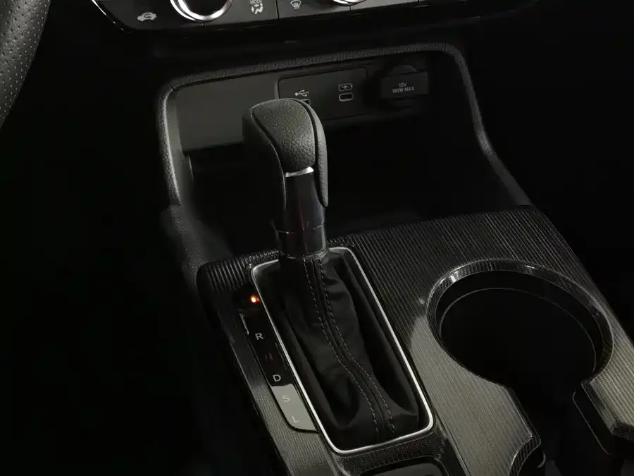 Honda Civic Civic 2025 240TURBO CVT Zhiqu Plus 2025 — миниатюра 4