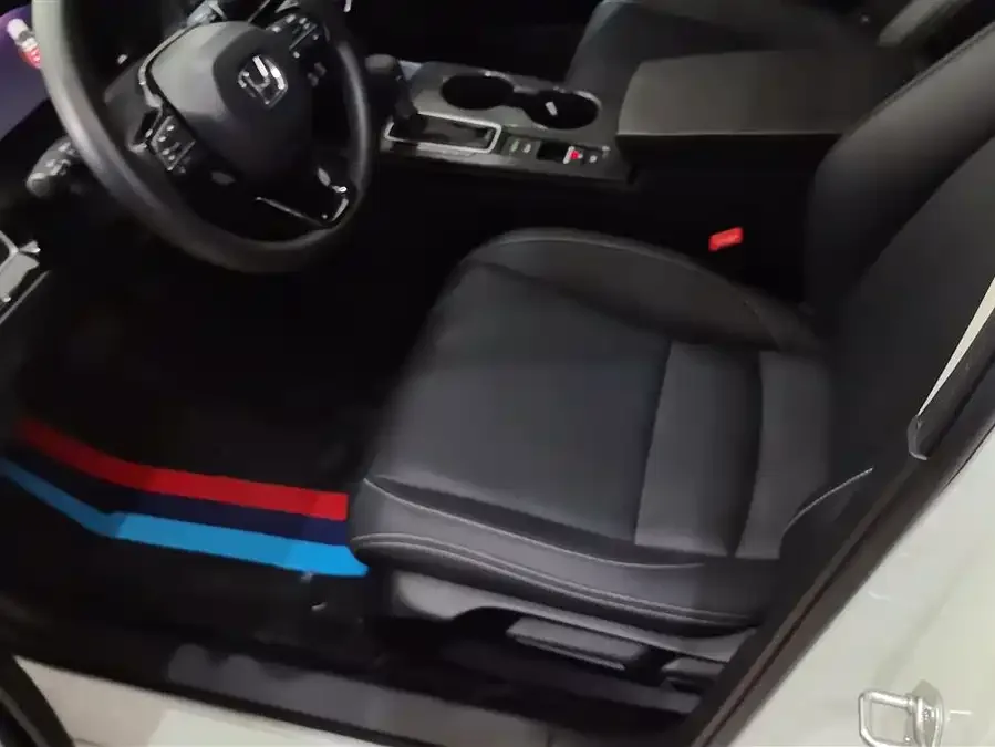 Honda Civic 2023 Civic 240TURBO CVT Power Edition 2024 — миниатюра 3