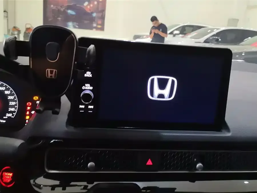 Honda Civic 2023 Civic 240TURBO CVT Power Edition 2024 — миниатюра 4