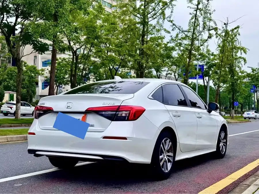 Honda Civic 2023 Civic 240TURBO CVT Power Edition 2023 — миниатюра 3