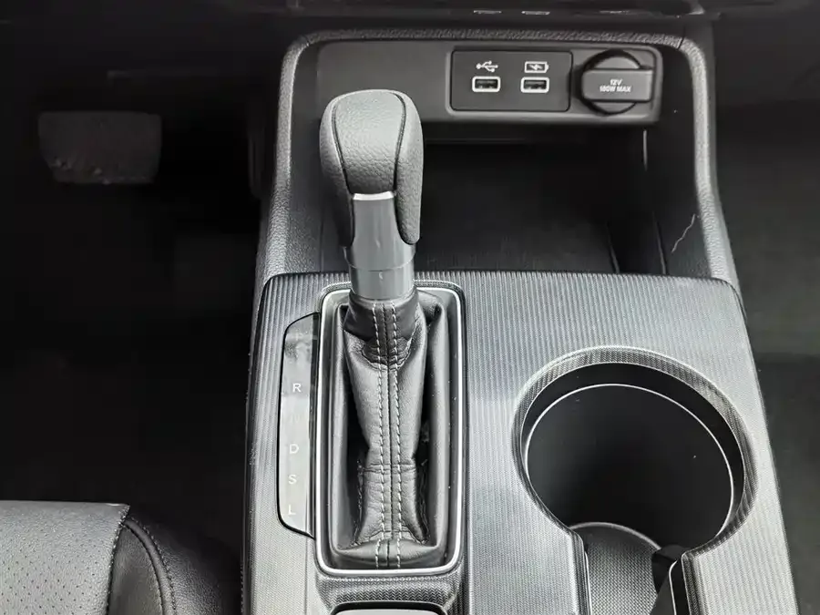 Honda Civic 2023 Civic 240TURBO CVT Power Edition 2023 — миниатюра 4