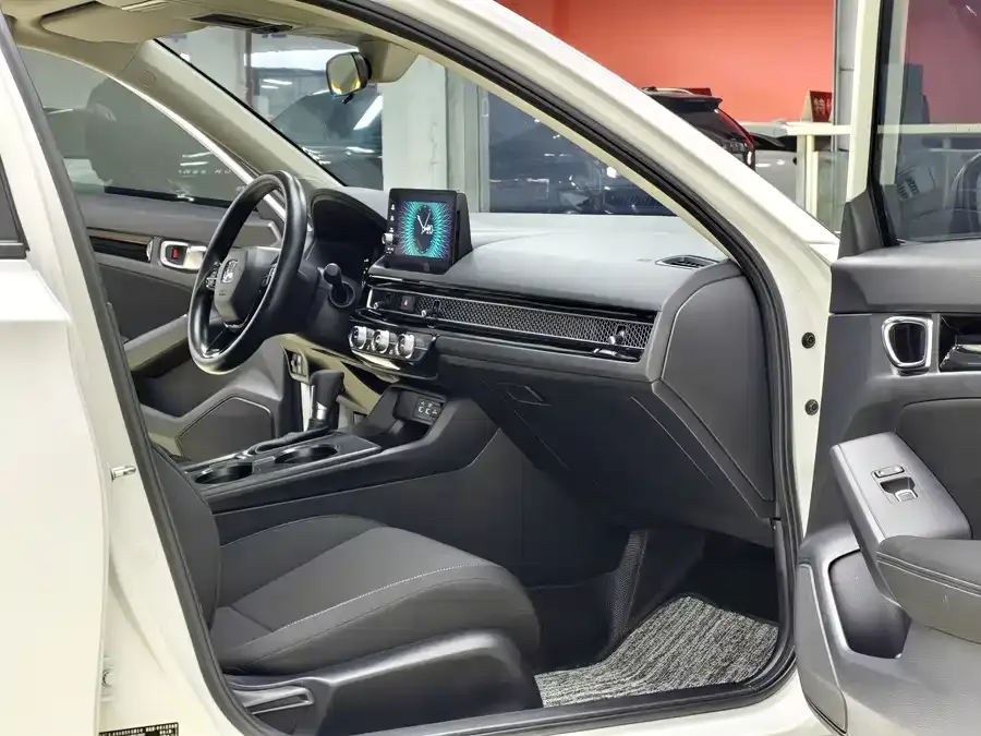 Honda Civic 2023 Civic 240TURBO CVT Power Edition 2023 — миниатюра 2