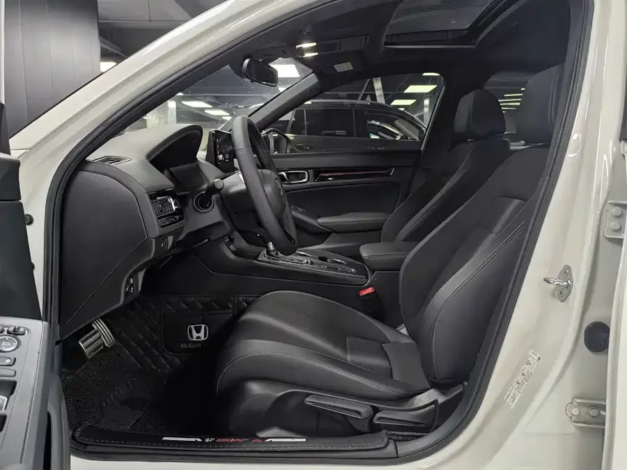 Honda Civic 2023 Civic HATCHBACK 240TURBO CVT Extreme Edition 2023 — миниатюра 2