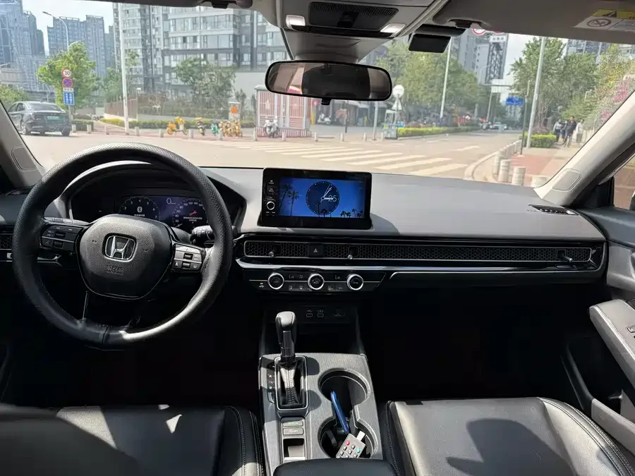 Honda Civic 2022 Civic 240TURBO CVT Dynamic Edition 2023 — миниатюра 3