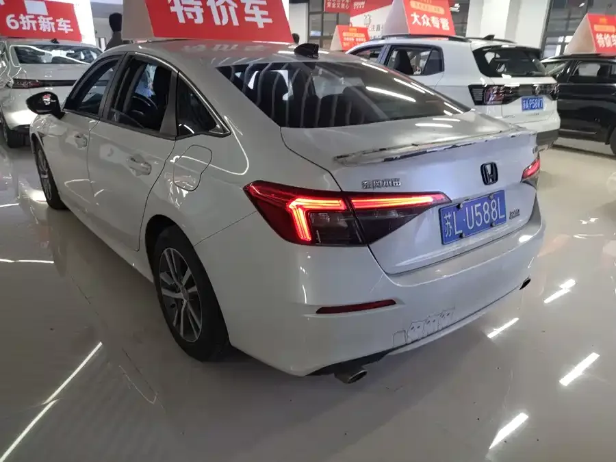Honda Civic 2023 Civic 240TURBO CVT Power Edition 2023 — миниатюра 3
