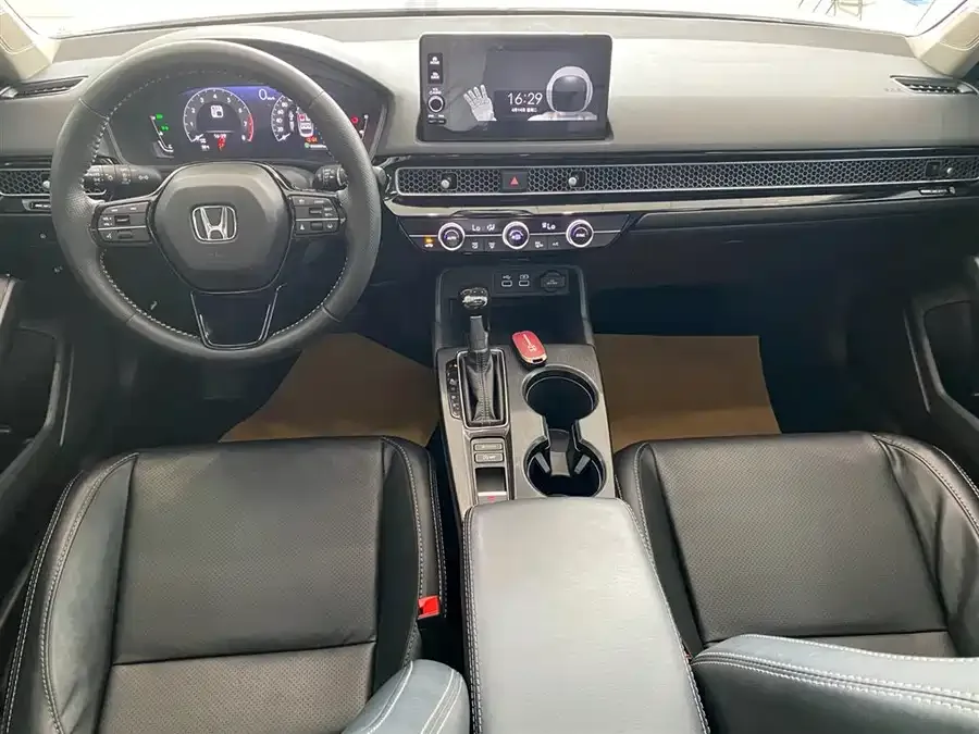 Honda Civic 2023 Civic 240TURBO CVT Power Edition 2023 — миниатюра 3