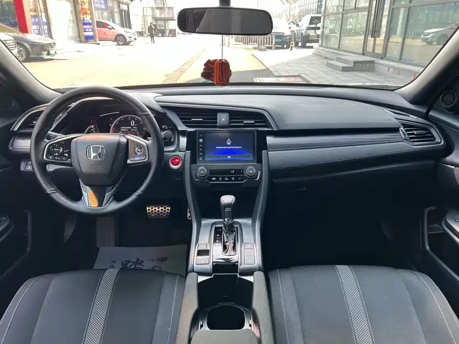 Honda Civic Civic 2021 HATCHBACK 220TURBO CVT Cool Control 2022 — миниатюра 4