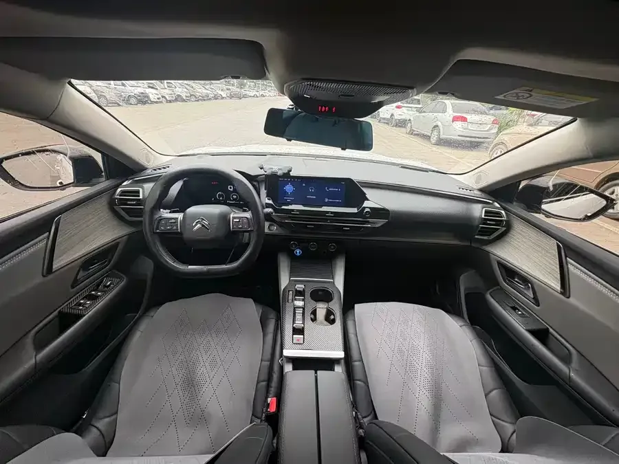 Citroen Versailles C5 X Versailles C5 X 2023 1.6T enjoys extraordinary benefits 2024 — миниатюра 2