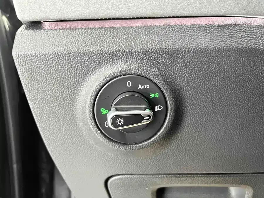 Volkswagen Tayron Tanyue 2023 280TSI 2WD Luxury Plus Advanced Edition 2022 — миниатюра 3