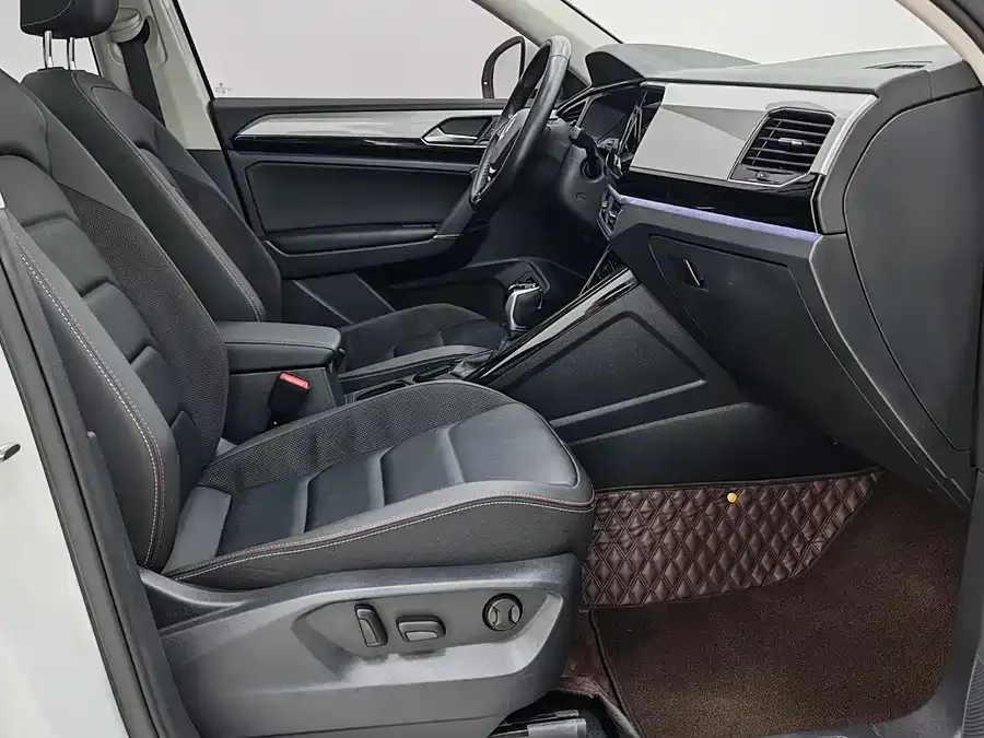 Volkswagen Tayron Tanyue 2022 280TSI 2WD Luxury Smart Edition 2022 — миниатюра 3