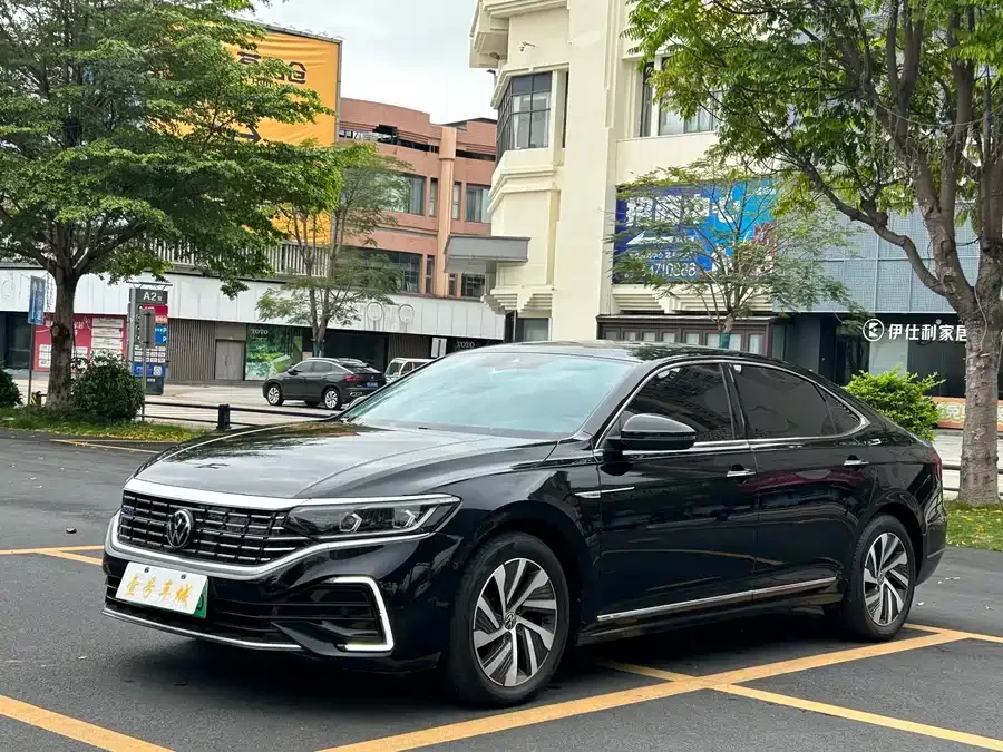 Volkswagen Passat New Energy Passat New Energy 2023 430PHEV Hybrid Luxury Edition 2023 — фото 1, купить с доставкой в Москву