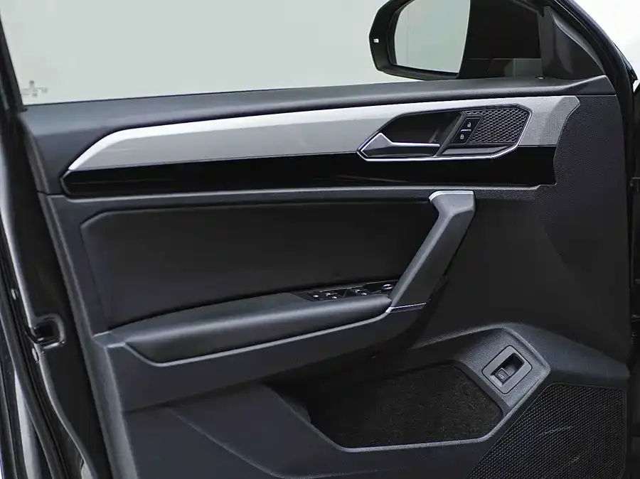 Volkswagen Tayron Tanyue 2022 280TSI 2WD Luxury Smart Edition 2022 — миниатюра 5
