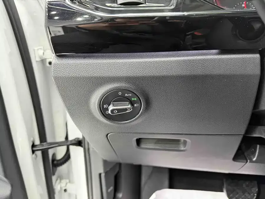 Volkswagen Tayron Tanyue 2022 280TSI 2WD Luxury Smart Edition 2022 — миниатюра 3