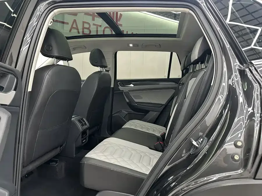 Volkswagen Tayron Tanyue 2023 280TSI 2WD Luxury Plus Advanced Edition 2022 — миниатюра 2