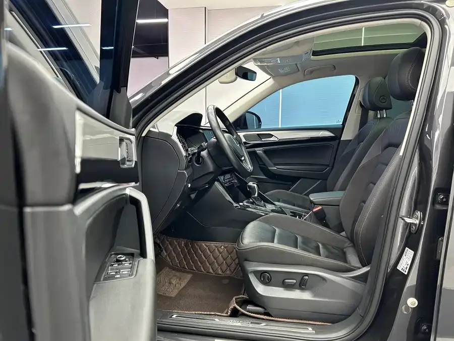 Volkswagen Tayron Tanyue 2022 280TSI 2WD Luxury Smart Edition 2022 — миниатюра 3