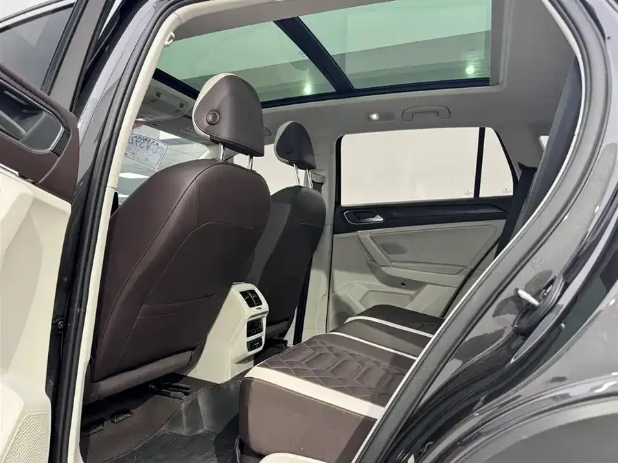 Volkswagen Tayron Tanyue 2023 280TSI 2WD Luxury Plus Advanced Edition 2023 — миниатюра 3