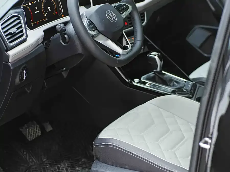 Volkswagen Tayron Tanyue 2023 280TSI 2WD Luxury Plus Advanced Edition 2023 — миниатюра 3