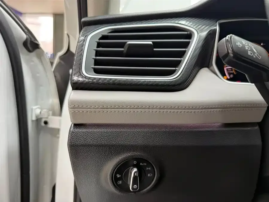 Volkswagen Tayron Tanyue 2023 280TSI 2WD Luxury Plus Advanced Edition 2023 — миниатюра 3