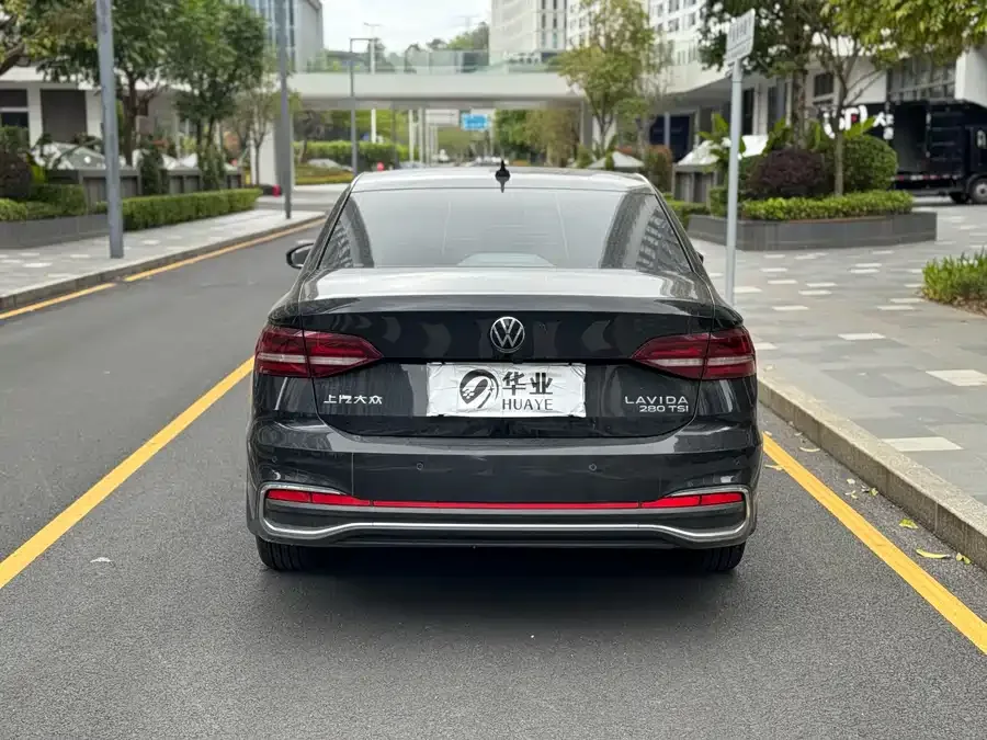 Volkswagen Lavida Lavida 2023 280TSI DSG Full Edition 2022 — миниатюра 5