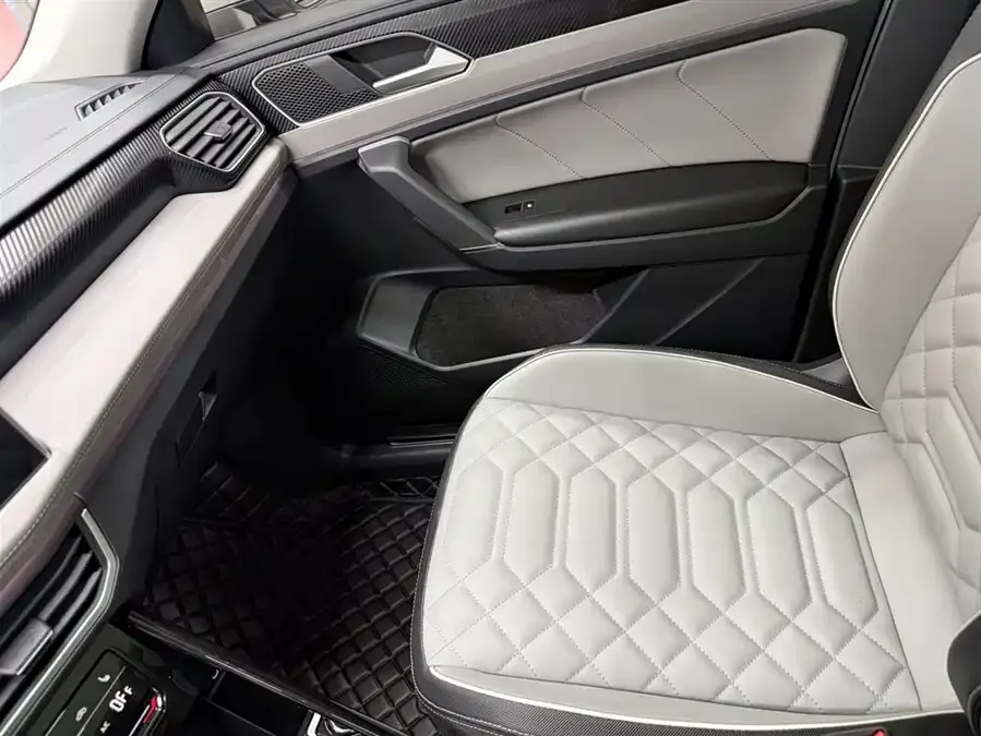 Volkswagen Tayron Tanyue 2023 280TSI 2WD Luxury Plus Advanced Edition 2022 — миниатюра 4