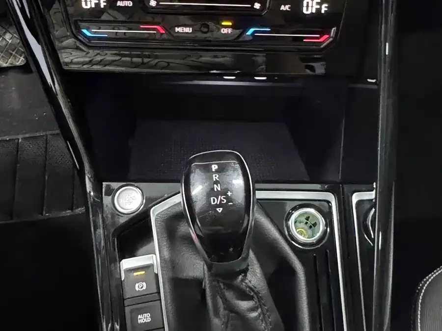 Volkswagen Tayron Tanyue 2023 280TSI 2WD Luxury Plus Advanced Edition 2022 — миниатюра 4