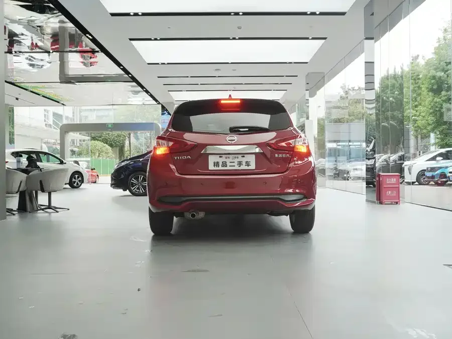 Nissan Tiida Tiida 2021 1.6L CVT Smart Travel Edition 2022 — миниатюра 2