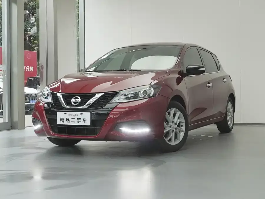 Nissan Tiida Tiida 2021 1.6L CVT Smart Travel Edition 2022 — фото 1, купить с доставкой в Москву