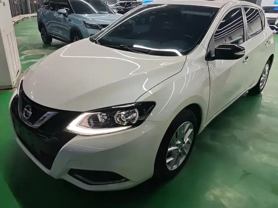 Nissan Tiida Tiida 2024 1.6L CVT Smart Edition 2023 — фото 1, купить с доставкой в Москву