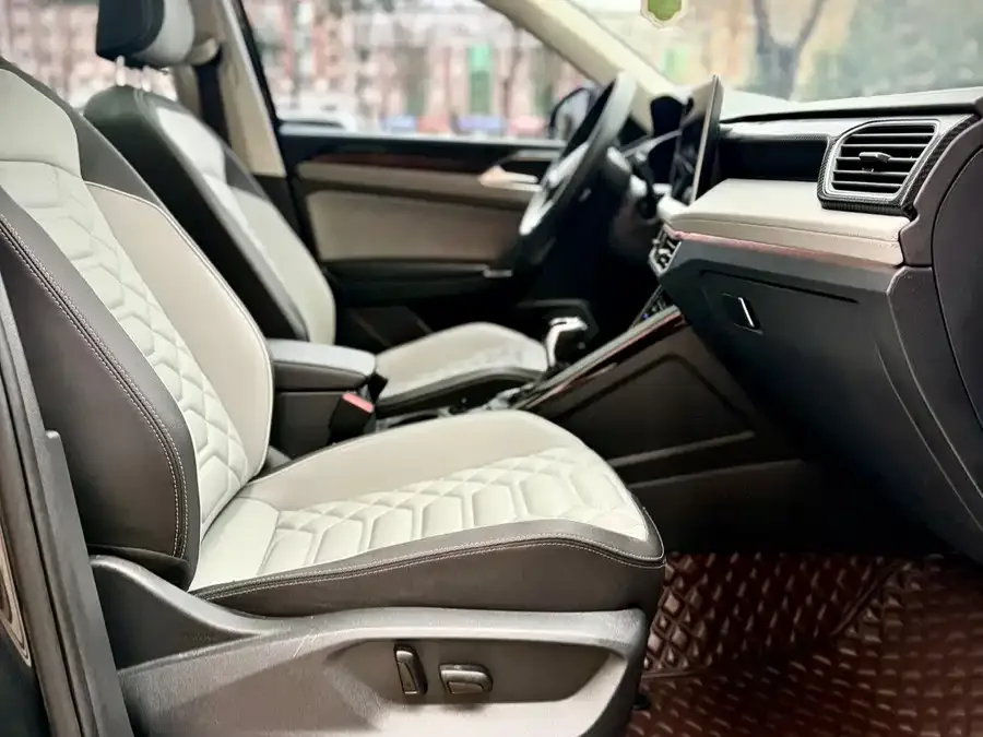 Volkswagen Tayron Tanyue 2023 280TSI 2WD Luxury Plus Advanced Edition 2022 — миниатюра 4