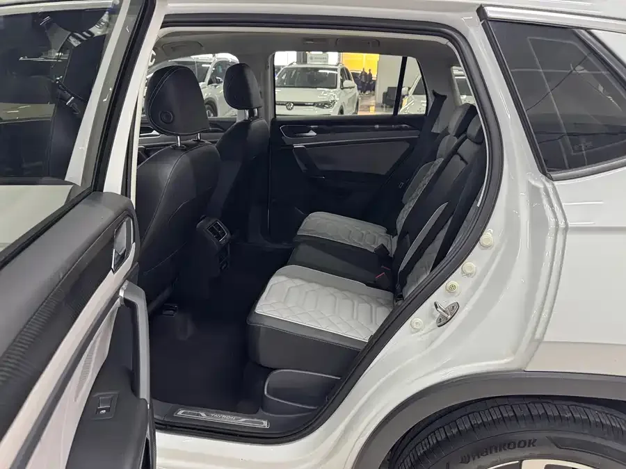 Volkswagen Tayron Tanyue 2023 280TSI 2WD Luxury Plus Advanced Edition 2022 — миниатюра 2