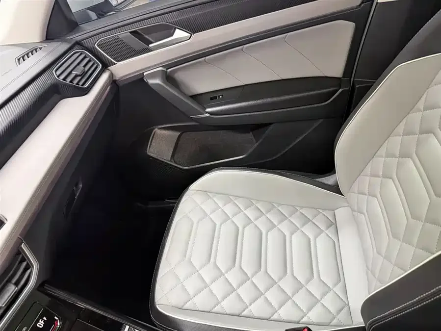 Volkswagen Tayron Tanyue 2023 280TSI 2WD Luxury Plus Advanced Edition 2022 — миниатюра 4