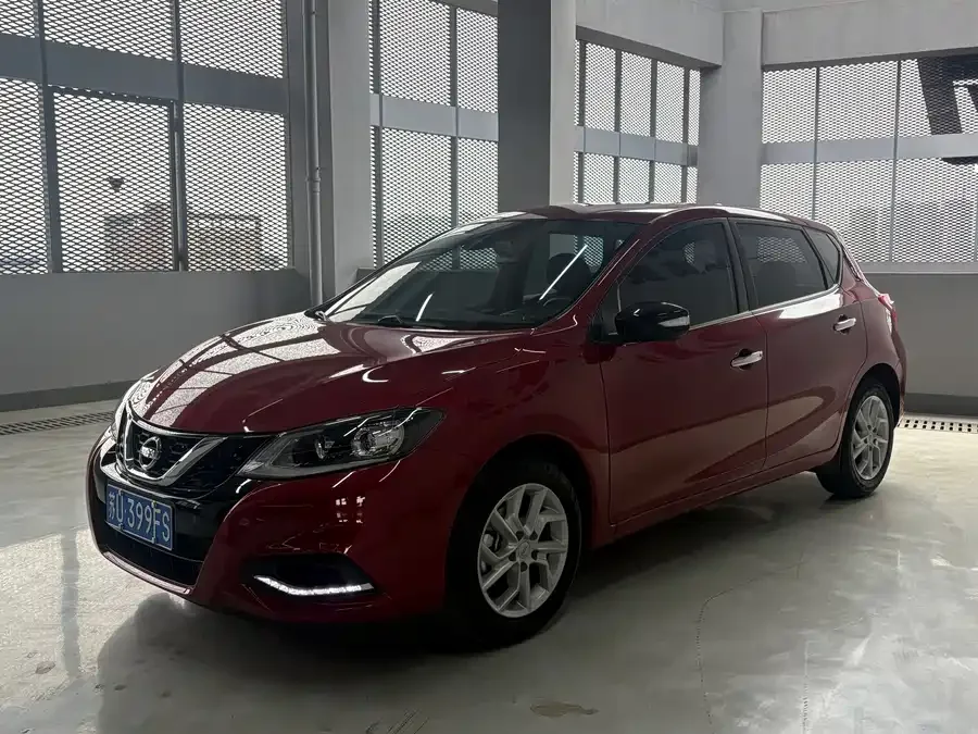 Nissan Tiida Tiida 2023 1.6L CVT Smart Travel Edition 2023 — фото 1, купить с доставкой в Москву
