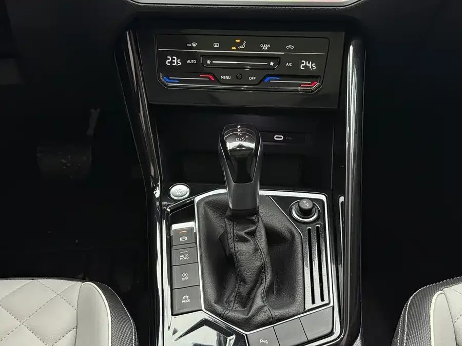 Volkswagen Tayron Tanyue 2023 280TSI 2WD Luxury Plus Advanced Edition 2022 — миниатюра 4