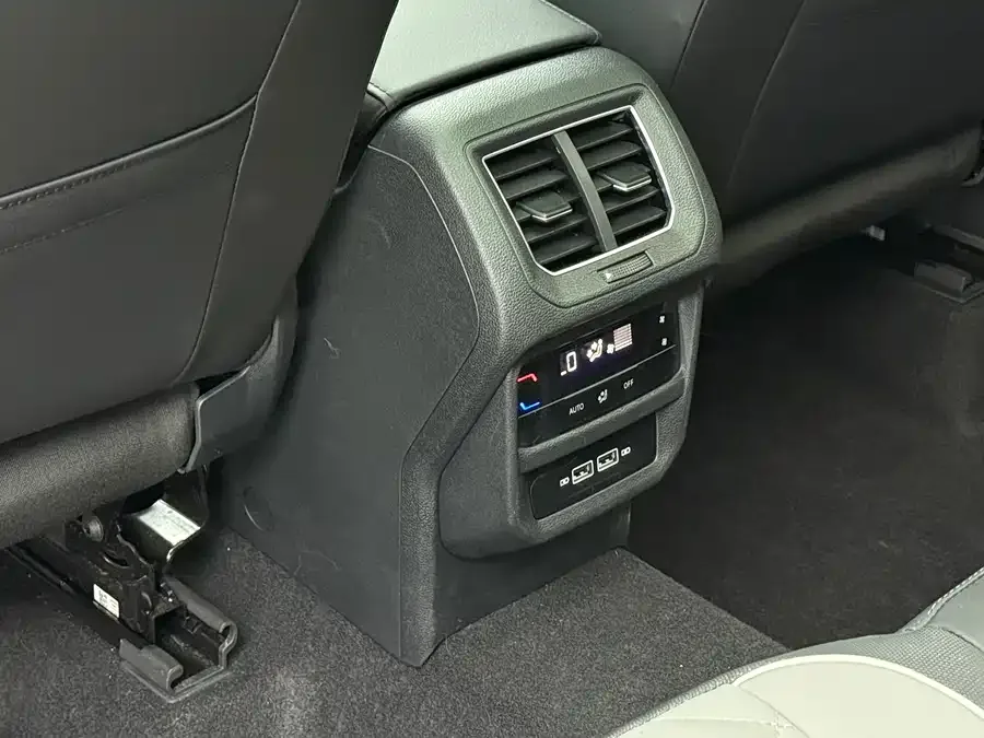 Volkswagen Tayron Tanyue 2023 280TSI 2WD Luxury Plus Advanced Edition 2022 — миниатюра 4