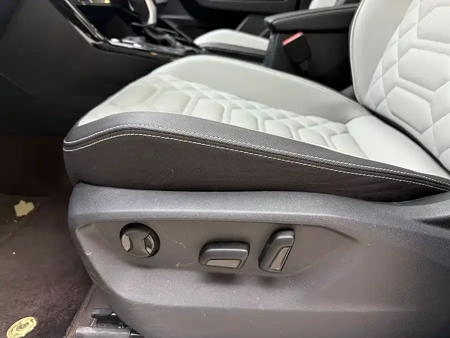 Volkswagen Tayron Tanyue 2023 280TSI 2WD Luxury Plus Advanced Edition 2023 — миниатюра 3