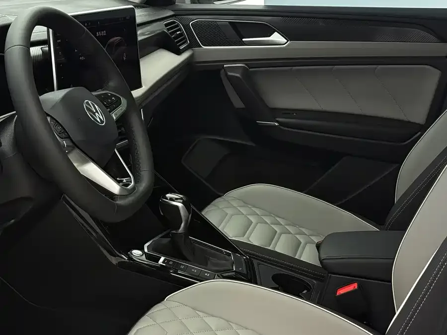 Volkswagen Tayron Tanyue 2023 280TSI 2WD Luxury Plus Advanced Edition 2022 — миниатюра 5