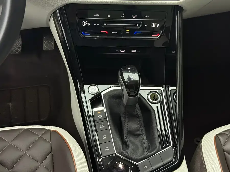 Volkswagen Tayron Tanyue 2023 280TSI 2WD Luxury Plus Advanced Edition 2022 — миниатюра 4
