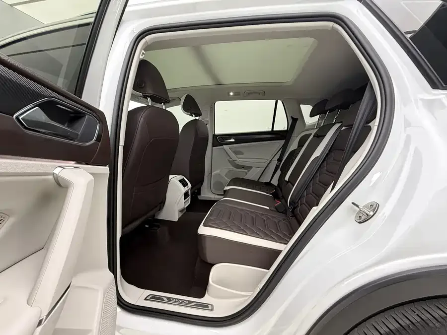 Volkswagen Tayron Tanyue 2023 280TSI 2WD Luxury Plus Advanced Edition 2022 — миниатюра 5