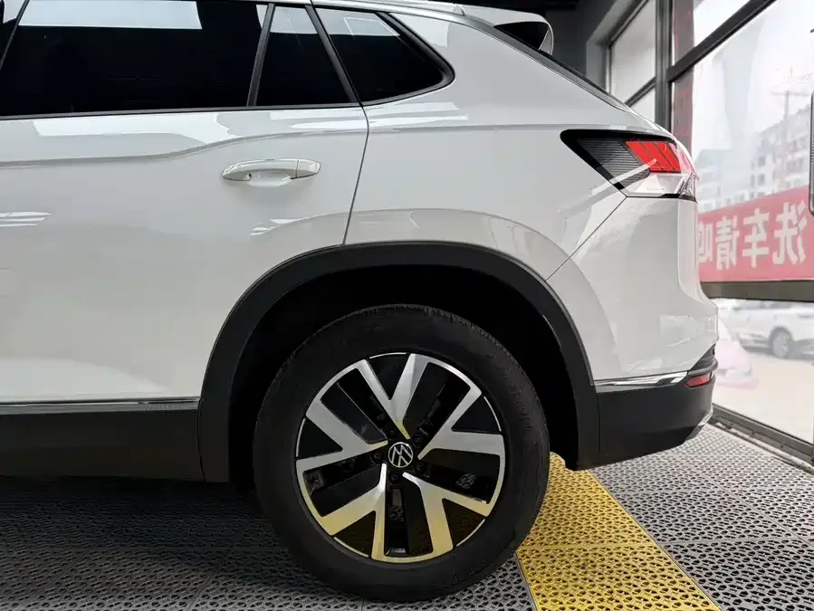 Volkswagen Tayron Tanyue 2023 280TSI 2WD Luxury Plus Advanced Edition 2022 — миниатюра 3