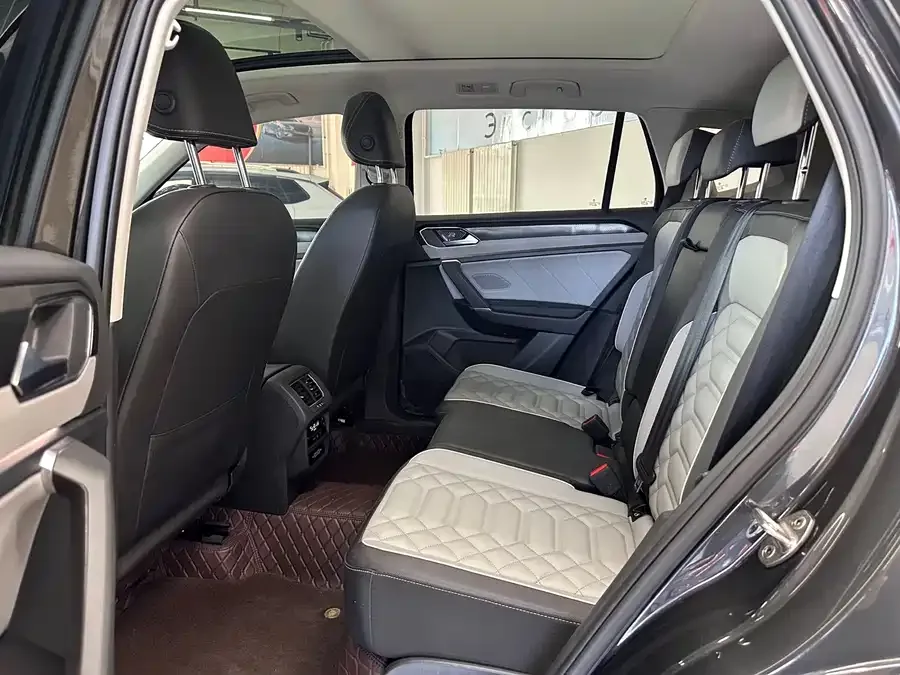 Volkswagen Tayron Tanyue 2023 280TSI 2WD Luxury Plus Advanced Edition 2022 — миниатюра 3