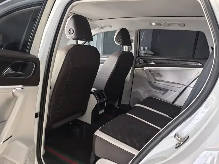 Volkswagen Tayron Tanyue 2023 280TSI 2WD Luxury Plus Advanced Edition 2022 — миниатюра 3