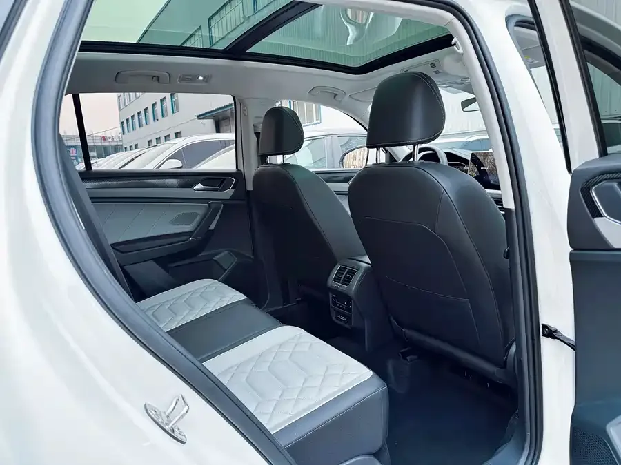 Volkswagen Tayron Tanyue 2023 280TSI 2WD Luxury Plus Advanced Edition 2023 — миниатюра 3