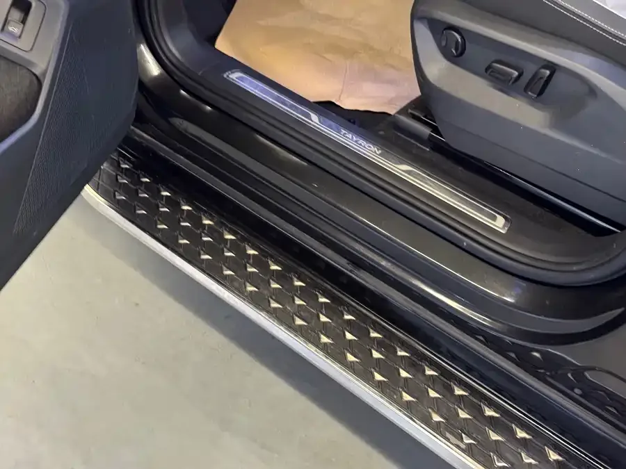 Volkswagen Tayron Tanyue 2023 330TSI 2WD Luxury Plus Advanced Edition 2022 — миниатюра 4