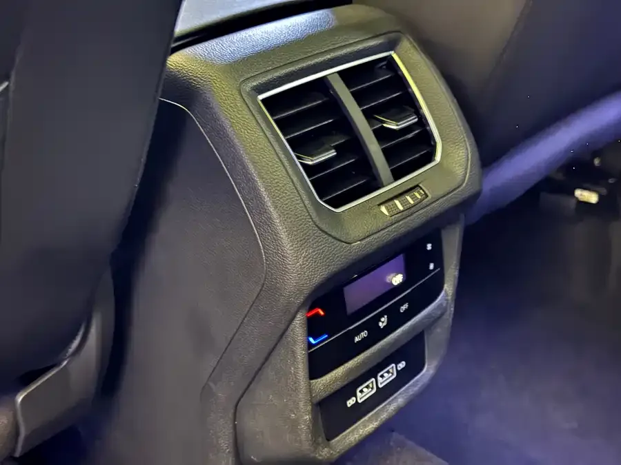 Volkswagen Tayron Tanyue 2023 330TSI 2WD Luxury Plus Advanced Edition 2022 — миниатюра 5