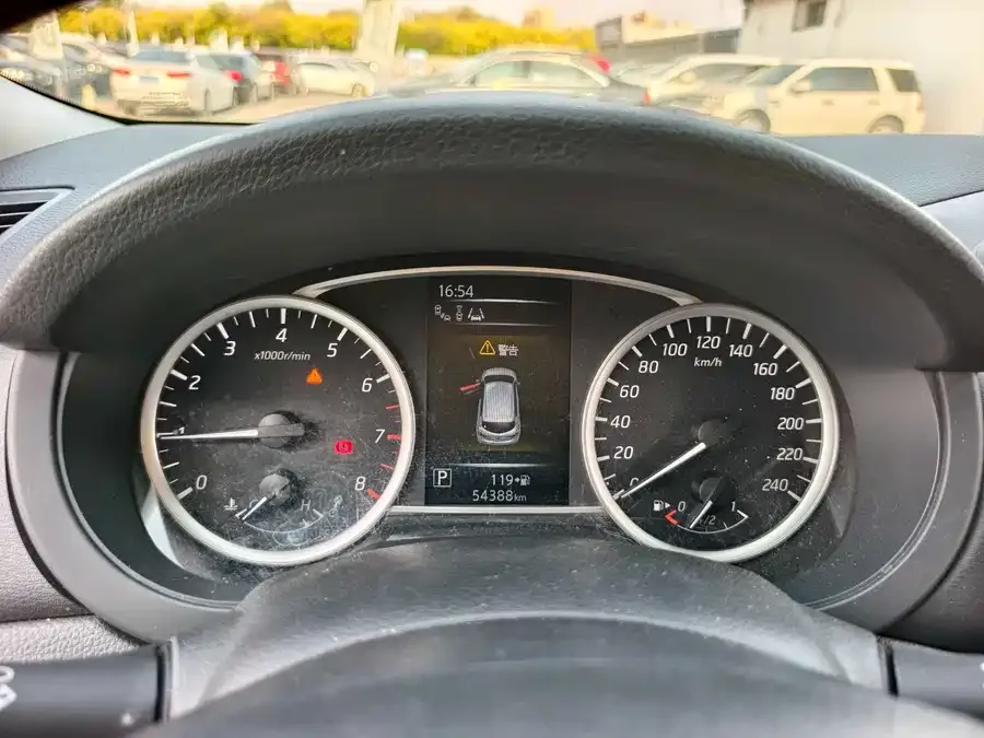 Nissan Tiida Tiida 2021 1.6L CVT Smart Travel Edition 2022 — миниатюра 2