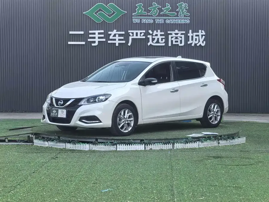 Nissan Tiida Tiida 2021 1.6L CVT Smart Travel Edition 2022 — фото 1, купить с доставкой в Москву