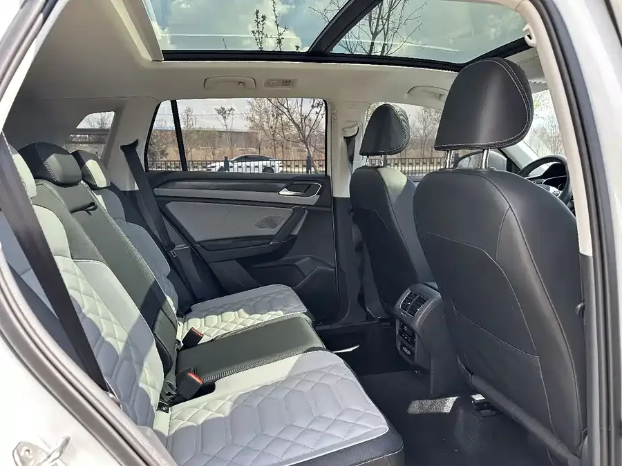 Volkswagen Tayron Tanyue 2023 280TSI 2WD Luxury Plus Advanced Edition 2022 — миниатюра 4